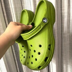 Crocs green W10/M8